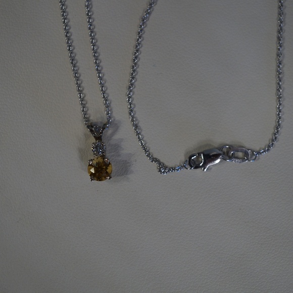 14KW Gold Genuine Citrine & Dia. Pendant W/Chain - Picture 5 of 7